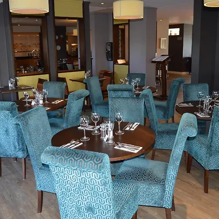 Premier Dublin Airport Hotel 3*