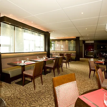 Premier Dublin Airport 3*