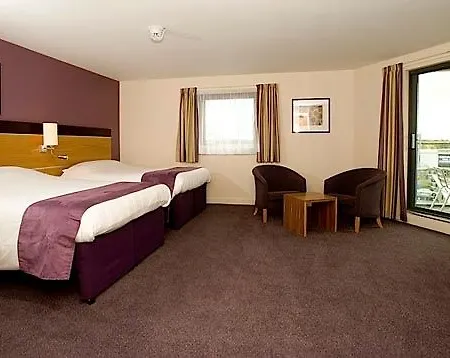 Premier Dublin Airport 3*
